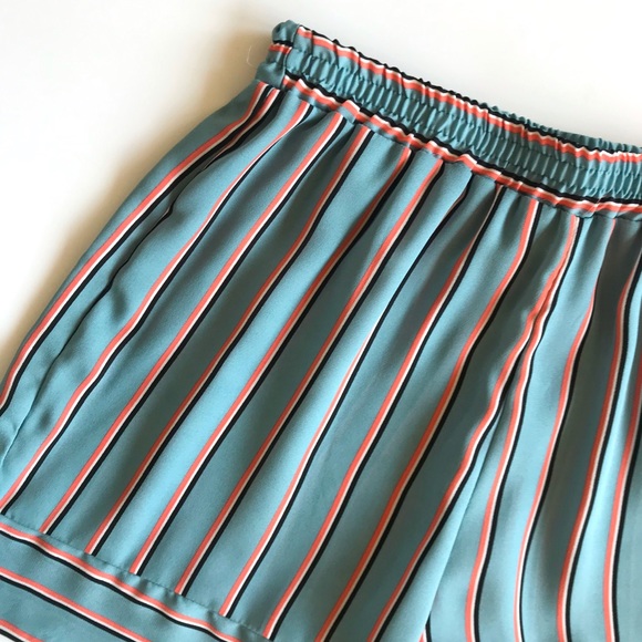 🆕 NWT Pull-On Lightweight Striped Shorts - Picture 2 of 5